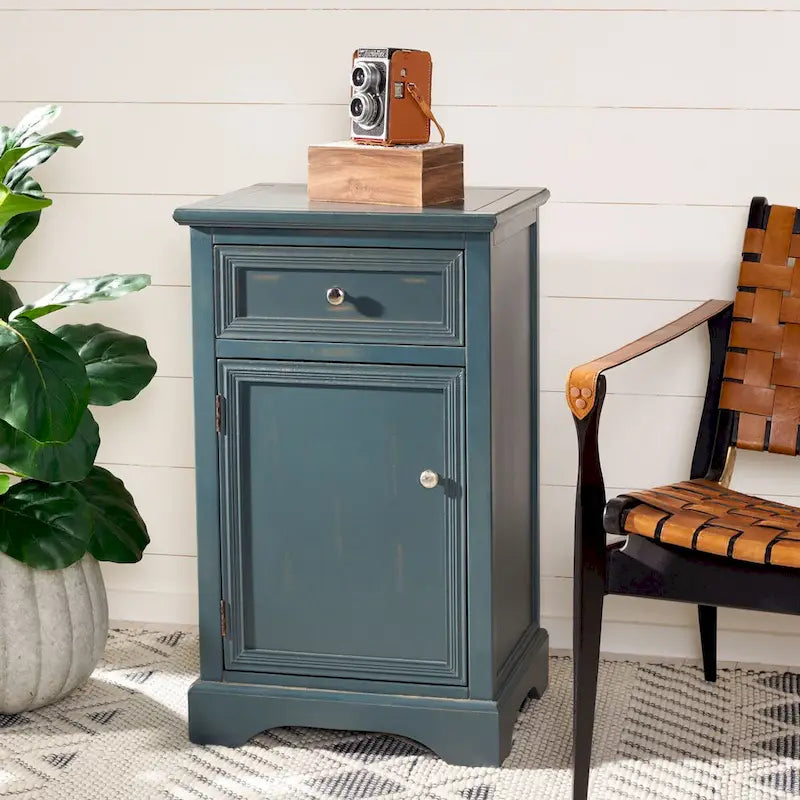 End Table - 17.9 x 15 x 30.1 - 18Wx15Dx30H